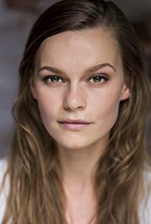 Anna-Maree Thomas
